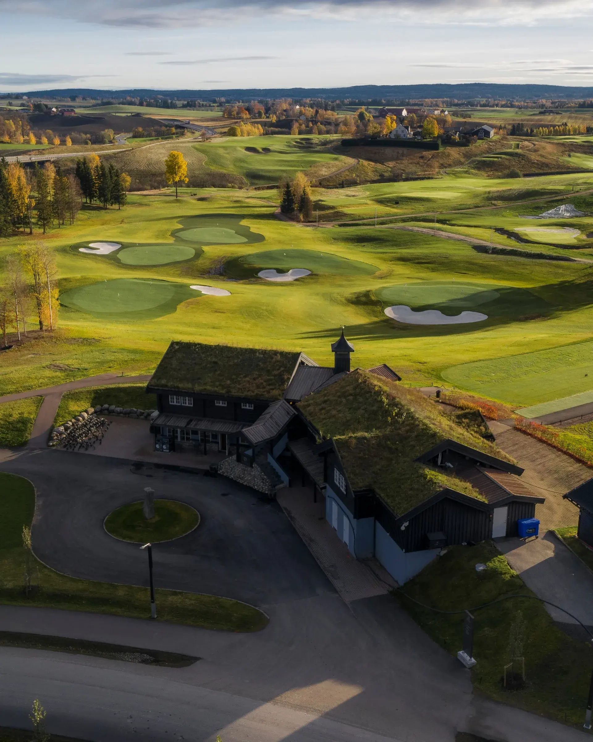 Aerial view of the clubhouse and course at Miklagard Golf